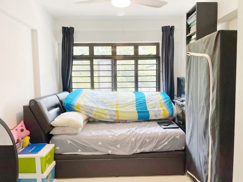 868C Tampines Avenue 8, 868C Tampines Avenue 8, 2 Bedrooms, 721 sqft, HDB Flat For Sale, by Risdian Isbintara, 500103493 - Bedroom - PropertyGuru.com.sg