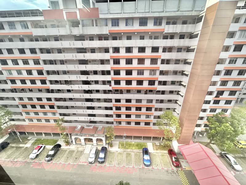 305 Serangoon Avenue 2, 305 Serangoon Avenue 2, 2 Bedrooms, 753 sqft, HDB Flat For Sale, by Vincent Tan, 500103495 - Exterior - PropertyGuru.com.sg
