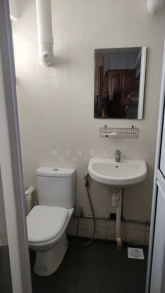 153 Serangoon North Avenue 1, 153 Serangoon North Avenue 1, Room Rental, 120 sqft, HDB Flat For Rent, by Wendy Chin, 500103497 - Bathroom - PropertyGuru.com.sg