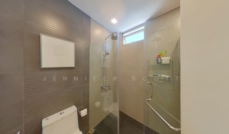 Villa Chancerita, 16 Chancery Hill Road, 4 Bedrooms, 1,647 sqft, Condominium For Sale, by Jennifer Scott, 500103502 - Master Bathroom - PropertyGuru.com.sg