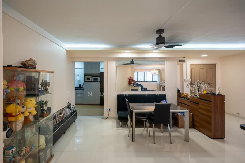 964 Hougang Avenue 9, 964 Hougang Avenue 9, 3 Bedrooms, 1,302 sqft, HDB Flat For Sale, by Bendon Tan, 500103503 - Living Room - PropertyGuru.com.sg