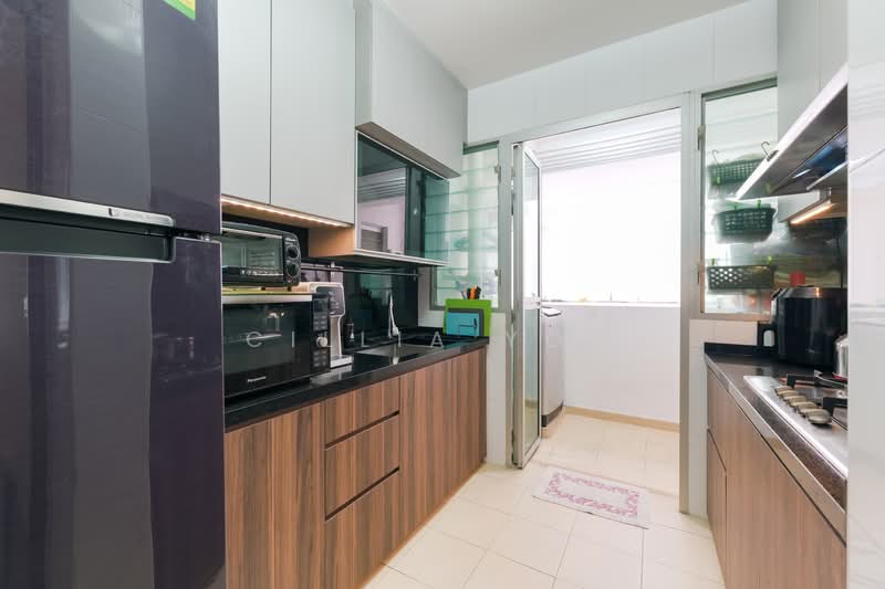 454 Fajar Road, 454 Fajar Road, 2 Bedrooms, 732 sqft, HDB Flat For Sale, by Cillia Yow, 500103510 - Kitchen - PropertyGuru.com.sg