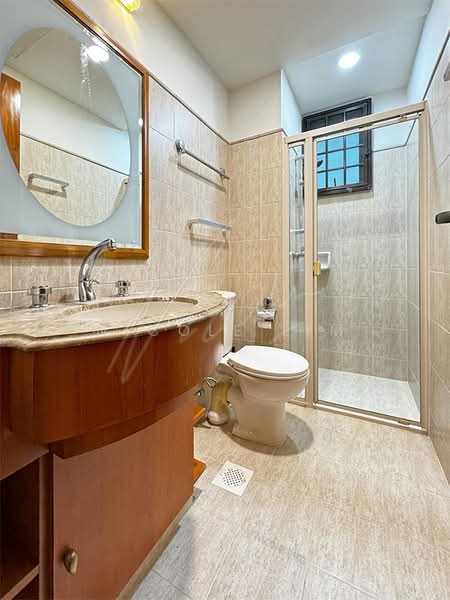 Tanglin View, 150 Prince Charles Crescent, 3 Bedrooms, 1,152 sqft, Condominium For Rent, by Nicole Lim, 500103513 - Common Bathroom - PropertyGuru.com.sg