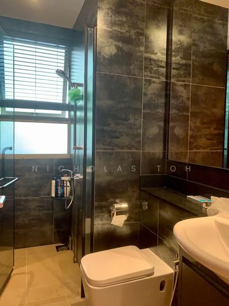 The Peak @ Balmeg, 6 Balmeg Hill, 4 Bedrooms, 1,938 sqft, Condominium For Sale, by Nicholas Toh, 500103514 - Bathroom - PropertyGuru.com.sg