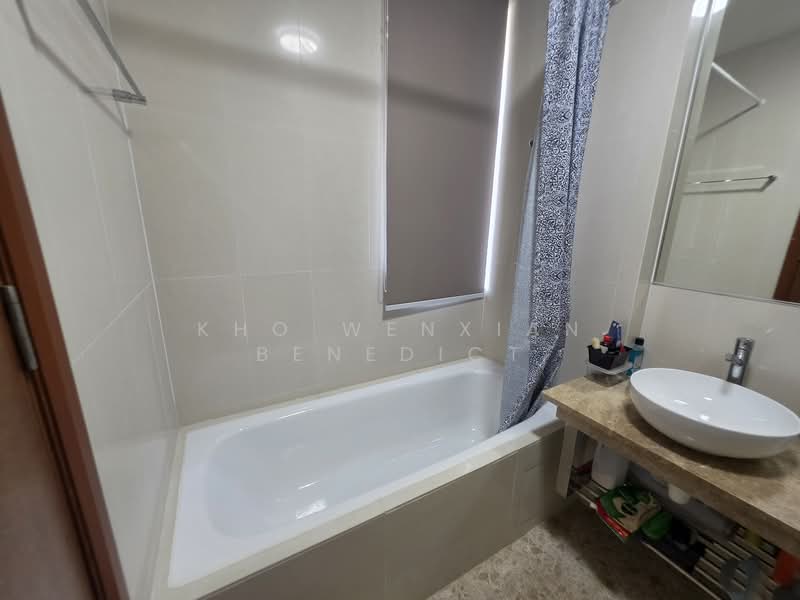 Grosvenor View, 1 Lengkong Empat, 2 Bedrooms, 883 sqft, Condominium For Sale, by Kho Wenxian Benedict, 500103515 - Bathroom - PropertyGuru.com.sg