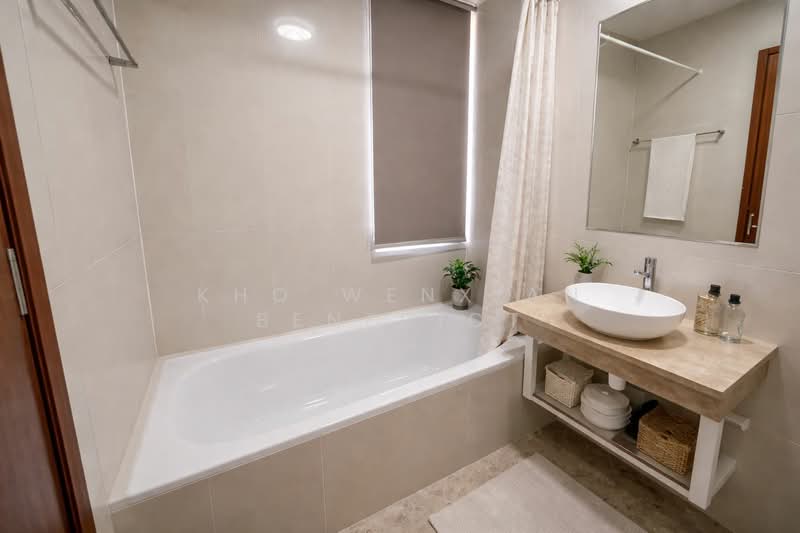 Grosvenor View, 1 Lengkong Empat, 2 Bedrooms, 883 sqft, Condominium For Sale, by Kho Wenxian Benedict, 500103515 - Bathroom - PropertyGuru.com.sg