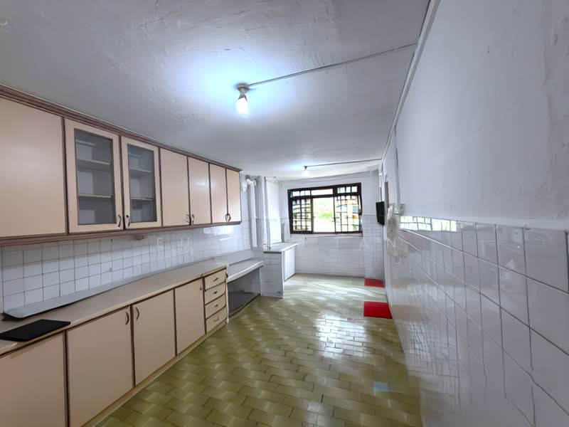 37 Bedok South Avenue 2, 37 Bedok South Avenue 2, 3 Bedrooms, 904 sqft, HDB Flat For Sale, by Eugene Tan, 500103517 - Kitchen - PropertyGuru.com.sg