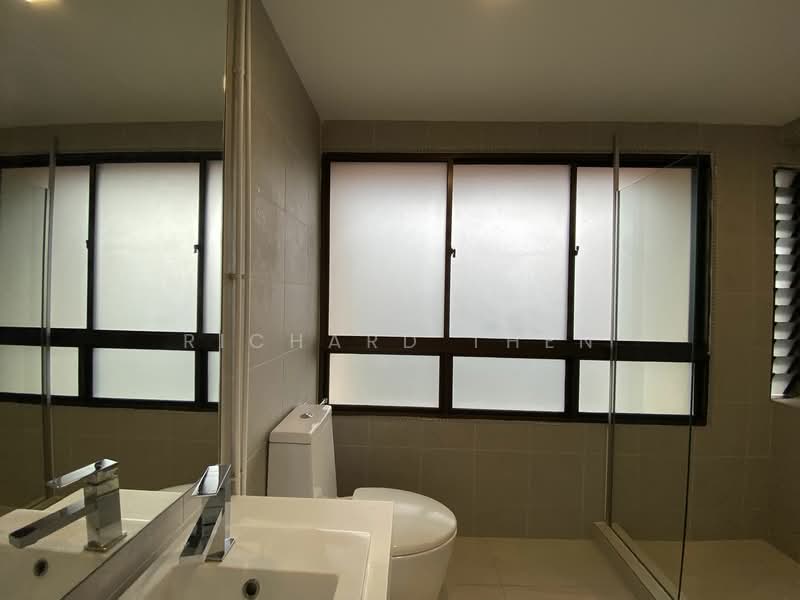 Parkway View, 39 Marine Parade Road, 4 Bedrooms, 3,572 sqft, Condominium For Rent, by Richard Then, 500103529 - Bathroom - PropertyGuru.com.sg
