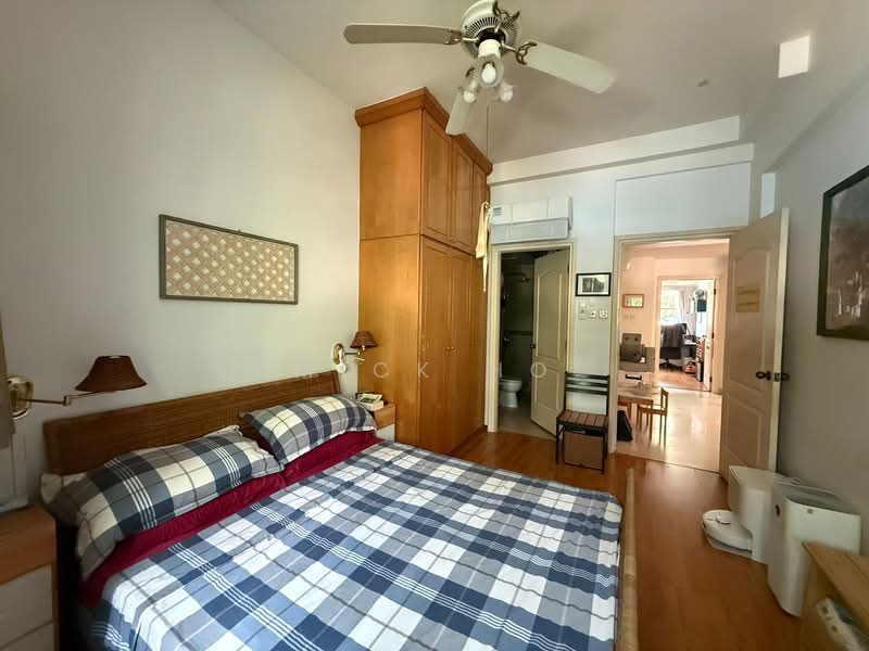 Ville Royale, 310 River Valley Road, 3 Bedrooms, 1,044 sqft, Apartment For Sale, by Mick Ho, 500103531 - Bedroom - PropertyGuru.com.sg