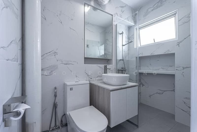 222 Pasir Ris Street 21, 222 Pasir Ris Street 21, 4 Bedrooms, 1,614 sqft, HDB Flat For Sale, by Aaron Poh Yong Chuan, 500103537 - Bathroom - PropertyGuru.com.sg