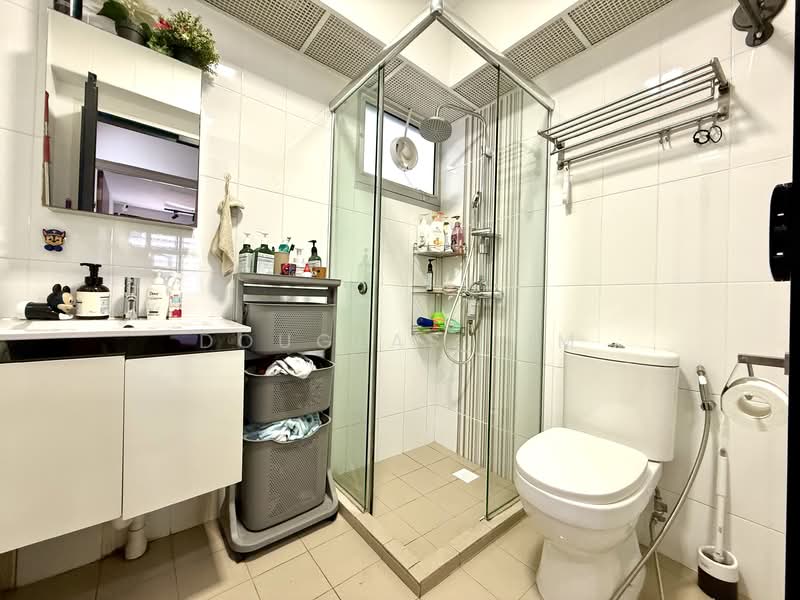 120C Canberra Crescent, 120C Canberra Crescent, 3 Bedrooms, 1,216 sqft, HDB Flat For Sale, by Douglas Lim, 500103546 - Common bathroom - PropertyGuru.com.sg