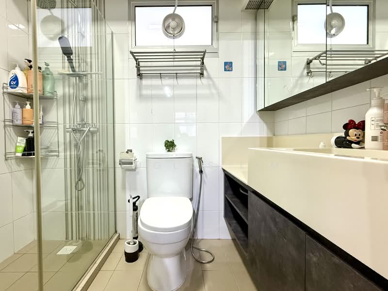 120C Canberra Crescent, 120C Canberra Crescent, 3 Bedrooms, 1,216 sqft, HDB Flat For Sale, by Douglas Lim, 500103546 - Master bathroom - PropertyGuru.com.sg