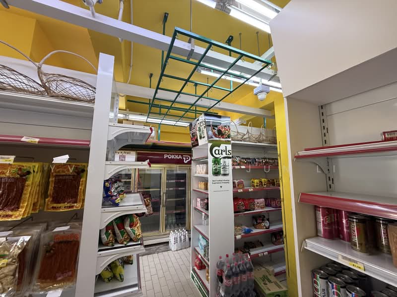 Swan Lake Avenue, , 1,250 sqft, Shop / Shophouse For Rent, by Yvonne Lau Jun Li, 500103554 - Interior - CommercialGuru.com.sg