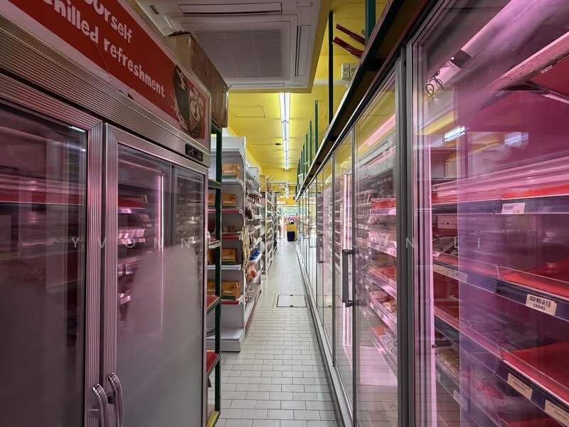 Swan Lake Avenue, , 1,250 sqft, Shop / Shophouse For Rent, by Yvonne Lau Jun Li, 500103554 - Interior - CommercialGuru.com.sg