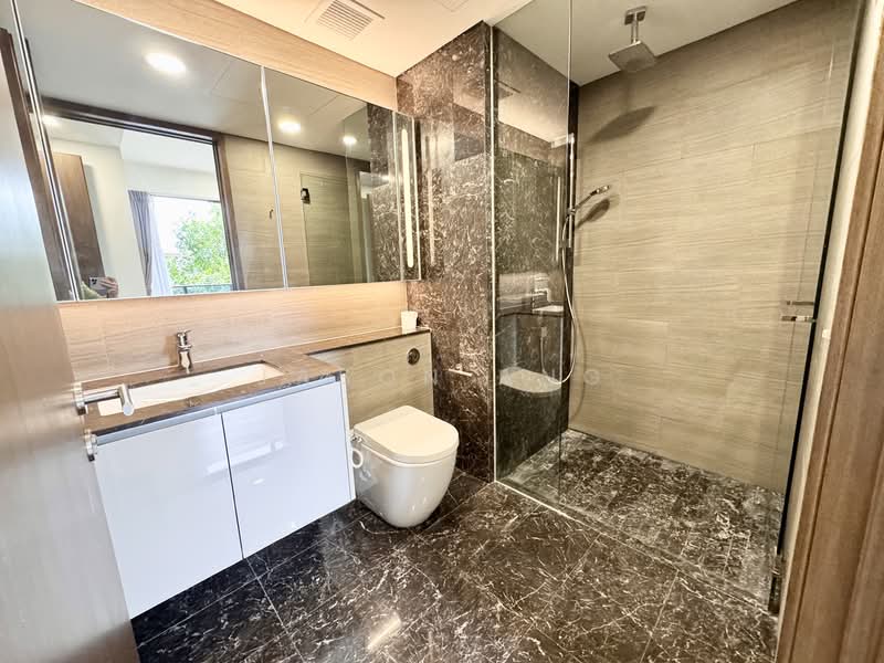 Parc Esta, 908 Sims Avenue, 2 Bedrooms, 700 sqft, Condominium For Rent, by Jason Ang, 500103563 - Master bathroom - PropertyGuru.com.sg