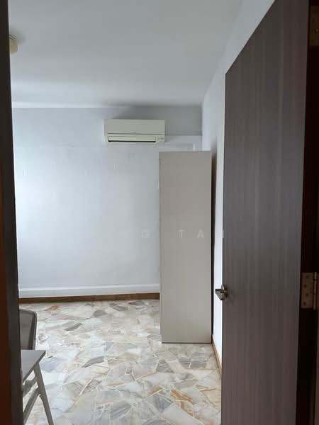 247 Jurong East Street 24, 247 Jurong East Street 24, Room Rental, 90 sqft, HDB Flat For Rent, by Zing Tan, 500103564 - Interior - PropertyGuru.com.sg