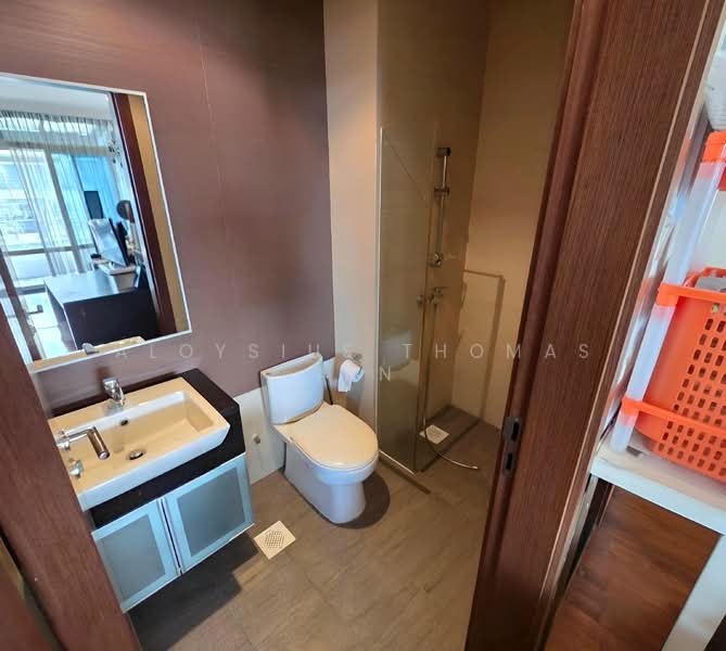 C.H.E.A.P 4 STOREYS INTER-TERRACE WITH PRIVATE LIFT, Andrews Terrace, 6 Bedrooms, 4,000 sqft, Terraced House For Sale, by Aloysius Thomas Tan, 500103569 - Bathroom - PropertyGuru.com.sg