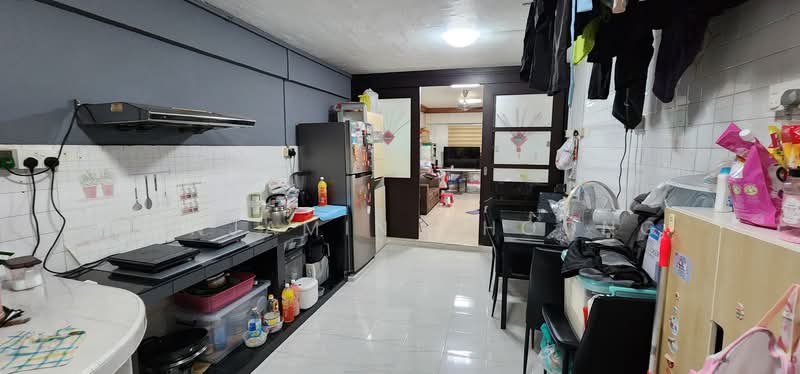 124 Hougang Avenue 1, 124 Hougang Avenue 1, 2 Bedrooms, 721 sqft, HDB Flat For Sale, by Benjamin Choong, 500103575 - Kitchen - PropertyGuru.com.sg