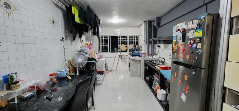 124 Hougang Avenue 1, 124 Hougang Avenue 1, 2 Bedrooms, 721 sqft, HDB Flat For Sale, by Benjamin Choong, 500103575 - Kitchen - PropertyGuru.com.sg