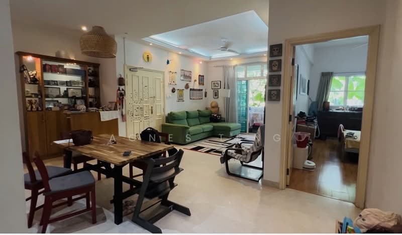 Ville Royale, 310 River Valley Road, 3 Bedrooms, 1,044 sqft, Apartment For Sale, by Agnes Teng, 500103584 - Living and dinning area  - PropertyGuru.com.sg