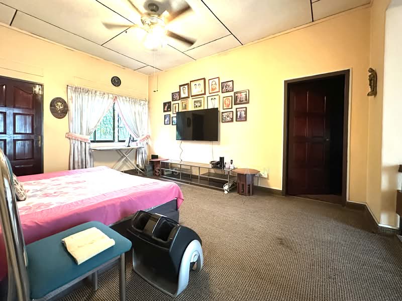 ⭐️ Eminence Landed⭐️Original 2 Storey Detached @ Upper Thomson / Westlake Ave / Marymount MRT, Westlake Avenue, 5 Bedrooms, 4,500 sqft, Detached House For Sale, by Jessy Han, 500103585 - Bedroom - PropertyGuru.com.sg