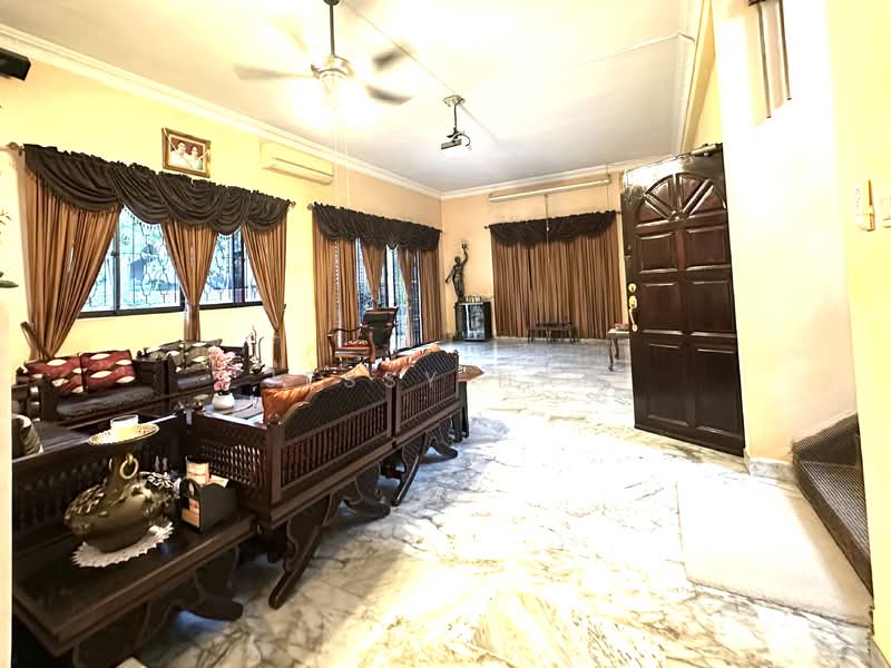 ⭐️ Eminence Landed⭐️Original 2 Storey Detached @ Upper Thomson / Westlake Ave / Marymount MRT, Westlake Avenue, 5 Bedrooms, 4,500 sqft, Detached House For Sale, by Jessy Han, 500103585 - Living Room - PropertyGuru.com.sg