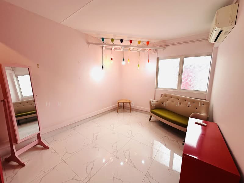 660 Hougang Avenue 8, 660 Hougang Avenue 8, 3 Bedrooms, 1,119 sqft, HDB Flat For Sale, by Christella Chuah, 500103594 - Interior - PropertyGuru.com.sg