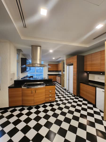 Scotts 28, 28 Scotts Road, 4 Bedrooms, 3,606 sqft, Condominium For Sale, by Amy Goh, 500103595 - Kitchen - PropertyGuru.com.sg