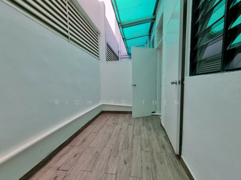 Siglap Center, 55 Siglap Road, 3 Bedrooms, 1,290 sqft, Apartment For Rent, by Richard Then, 500103596 - Corridor - PropertyGuru.com.sg