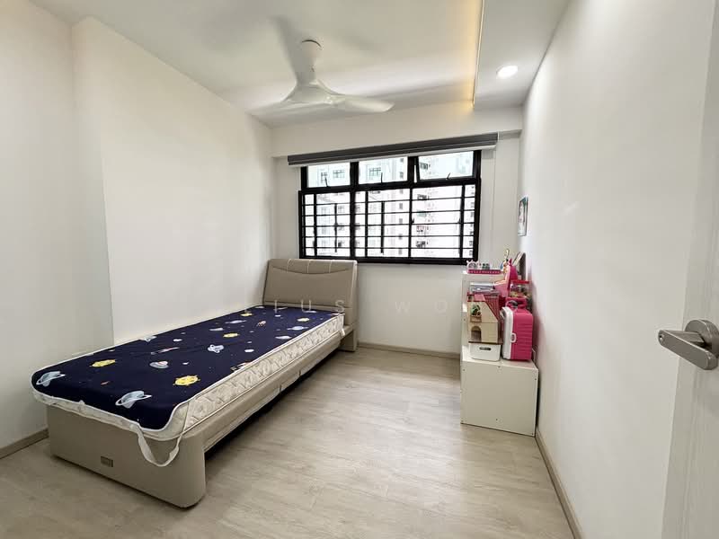 818A Choa Chu Kang Avenue 1, 818A Choa Chu Kang Avenue 1, 3 Bedrooms, 990 sqft, HDB Flat For Sale, by Julius Wong, 500103619 - Common Room 1 - PropertyGuru.com.sg