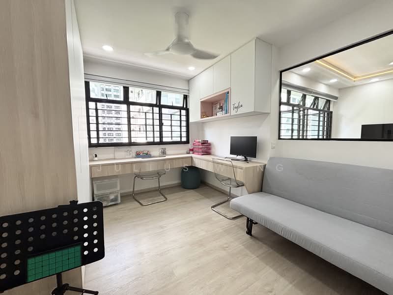 818A Choa Chu Kang Avenue 1, 818A Choa Chu Kang Avenue 1, 3 Bedrooms, 990 sqft, HDB Flat For Sale, by Julius Wong, 500103619 - Study - PropertyGuru.com.sg