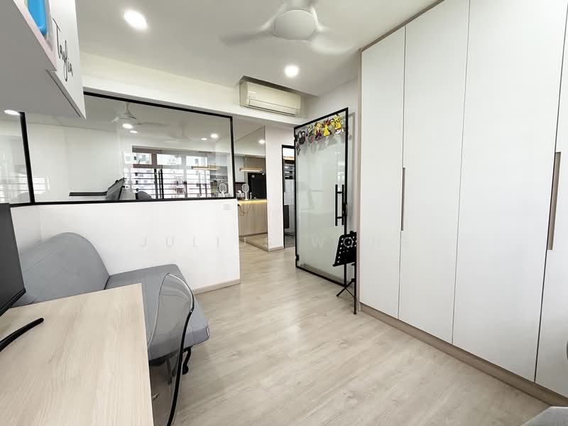 818A Choa Chu Kang Avenue 1, 818A Choa Chu Kang Avenue 1, 3 Bedrooms, 990 sqft, HDB Flat For Sale, by Julius Wong, 500103619 - Study - PropertyGuru.com.sg