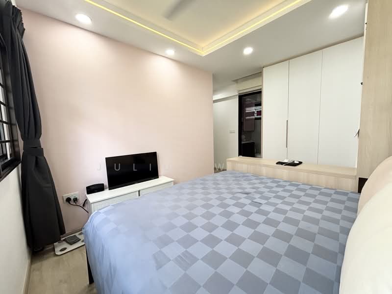 818A Choa Chu Kang Avenue 1, 818A Choa Chu Kang Avenue 1, 3 Bedrooms, 990 sqft, HDB Flat For Sale, by Julius Wong, 500103619 - Master Room - PropertyGuru.com.sg