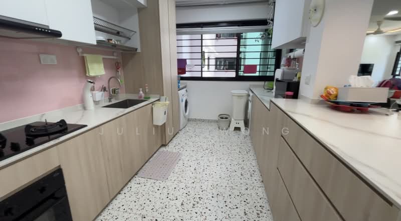 818A Choa Chu Kang Avenue 1, 818A Choa Chu Kang Avenue 1, 3 Bedrooms, 990 sqft, HDB Flat For Sale, by Julius Wong, 500103619 - Kitchen - PropertyGuru.com.sg