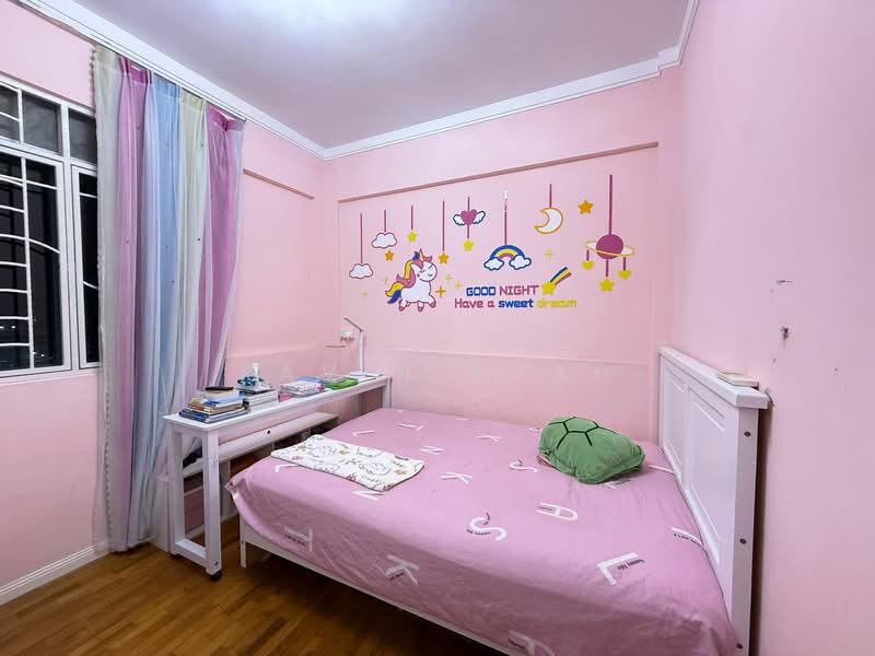 Summerdale, 8 Boon Lay Drive, 3 Bedrooms, 1,216 sqft, Condominium For Sale, by Kavin Kuah, 500103633 - Bedroom - PropertyGuru.com.sg