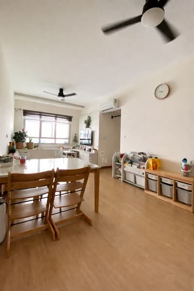 574 Choa Chu Kang Street 52, 574 Choa Chu Kang Street 52, 3 Bedrooms, 990 sqft, HDB Flat For Sale, by Marcus Aiden Low, 500103644 - Living Room - PropertyGuru.com.sg