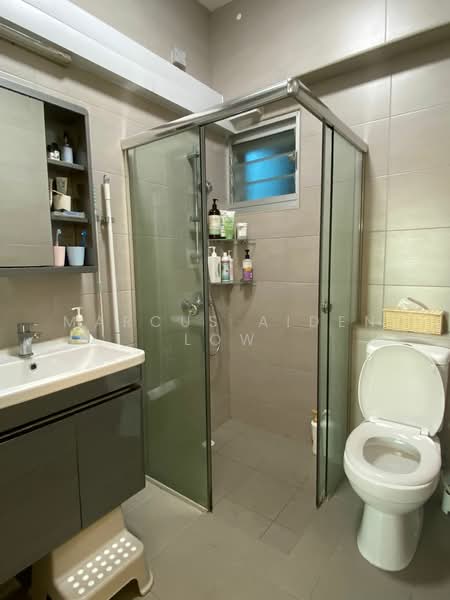 574 Choa Chu Kang Street 52, 574 Choa Chu Kang Street 52, 3 Bedrooms, 990 sqft, HDB Flat For Sale, by Marcus Aiden Low, 500103644 - Bathroom - PropertyGuru.com.sg