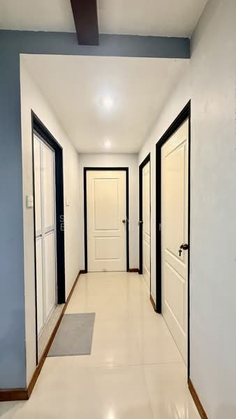 689E Woodlands Drive 75, 689E Woodlands Drive 75, 3 Bedrooms, 968 sqft, HDB Flat For Sale, by Sarimah Berahim, 500103660 - Foyer - PropertyGuru.com.sg