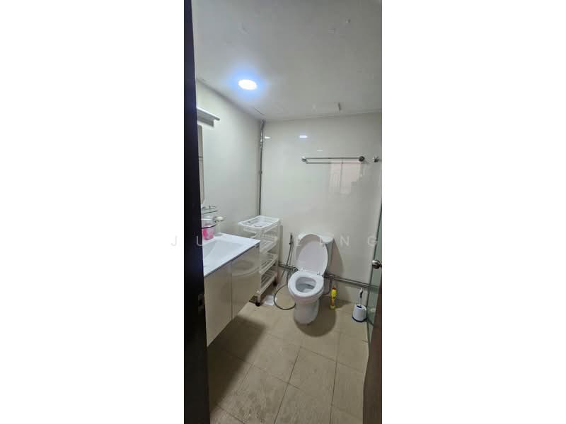 International Plaza, 10 Anson Road, Room Rental, 200 sqft, Apartment For Rent, by June Ling, 500103661 - Bathroom - PropertyGuru.com.sg