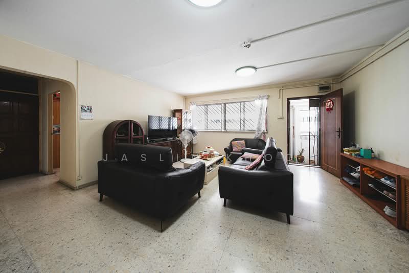 160 Woodlands Street 13, 160 Woodlands Street 13, 3 Bedrooms, 1,109 sqft, HDB Flat For Sale, by Jaslin Khoo, 500103665 - Living Room - PropertyGuru.com.sg