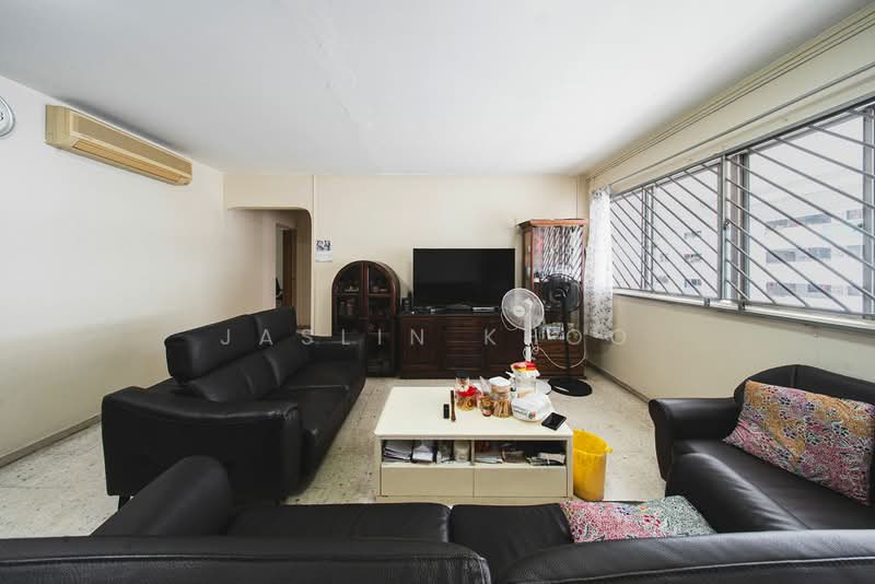 160 Woodlands Street 13, 160 Woodlands Street 13, 3 Bedrooms, 1,109 sqft, HDB Flat For Sale, by Jaslin Khoo, 500103665 - Living Room - PropertyGuru.com.sg