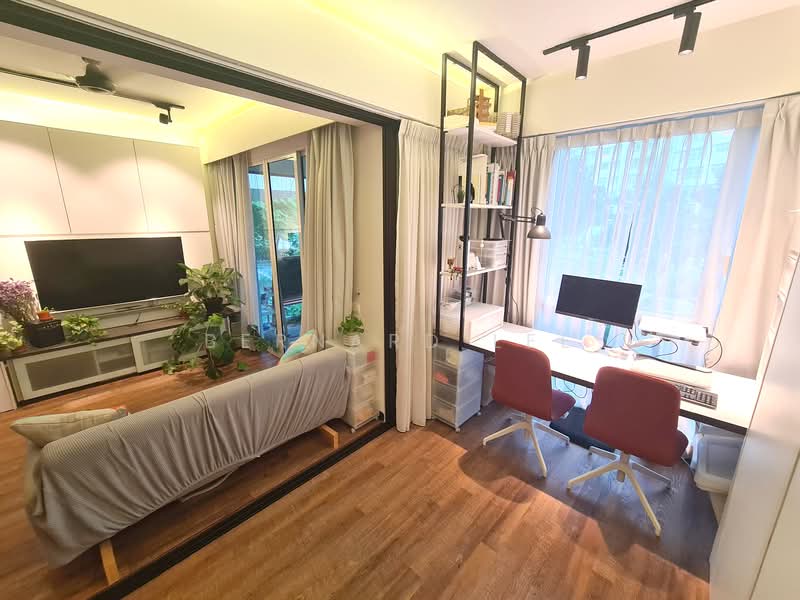 The Tampines Trilliant, 15 Tampines Central 7, 3 Bedrooms, 872 sqft, Executive Condominium For Sale, by Bernard Lee, 500103669 - Living Room - PropertyGuru.com.sg