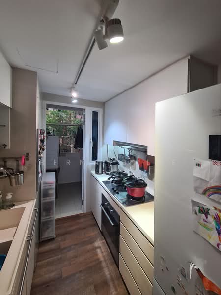 The Tampines Trilliant, 15 Tampines Central 7, 3 Bedrooms, 872 sqft, Executive Condominium For Sale, by Bernard Lee, 500103669 - Kitchen - PropertyGuru.com.sg