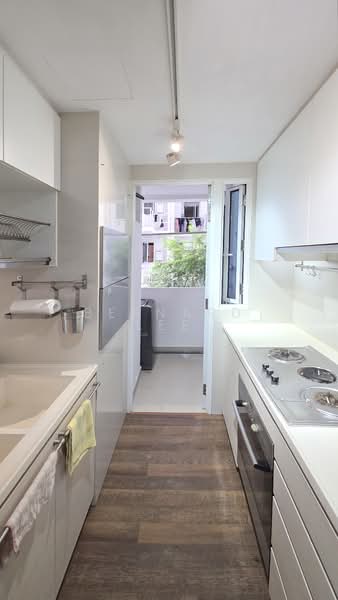 The Tampines Trilliant, 15 Tampines Central 7, 3 Bedrooms, 872 sqft, Executive Condominium For Sale, by Bernard Lee, 500103669 - Kitchen - PropertyGuru.com.sg