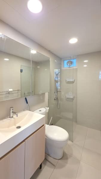 The Tampines Trilliant, 15 Tampines Central 7, 3 Bedrooms, 872 sqft, Executive Condominium For Sale, by Bernard Lee, 500103669 - Bathroom - PropertyGuru.com.sg