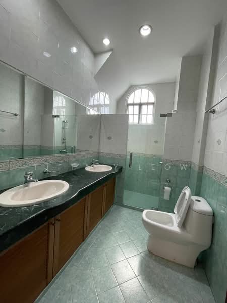 THOMSON ESTATE, , 6 Bedrooms, 4,500 sqft, Semi-Detached House For Rent, by Tiffany Leow, 500103670 - Bathroom - PropertyGuru.com.sg