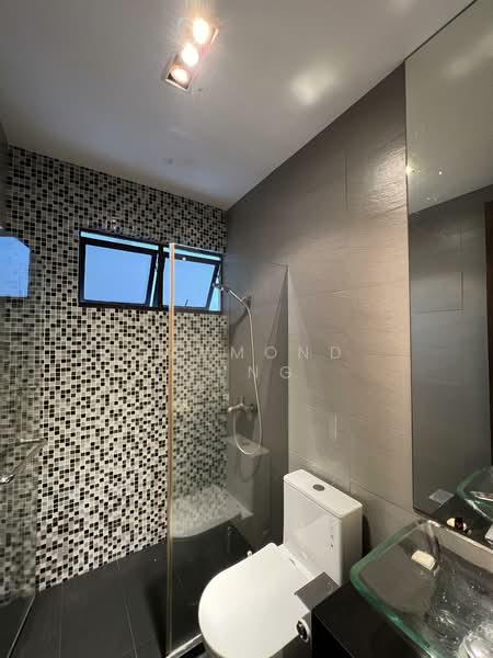 Bayshore Park, 62 Bayshore Road, 3 Bedrooms, 1,174 sqft, Condominium For Rent, by Raymond Tung, 500103701 - Common Bathroom - PropertyGuru.com.sg