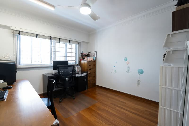 Renovated high floor EM, close to MRT, no ext and no ethnic quota!, , 4 Bedrooms, 1,561 sqft, HDB Flat For Sale, by Michael Chen, 500103702 - Study - PropertyGuru.com.sg