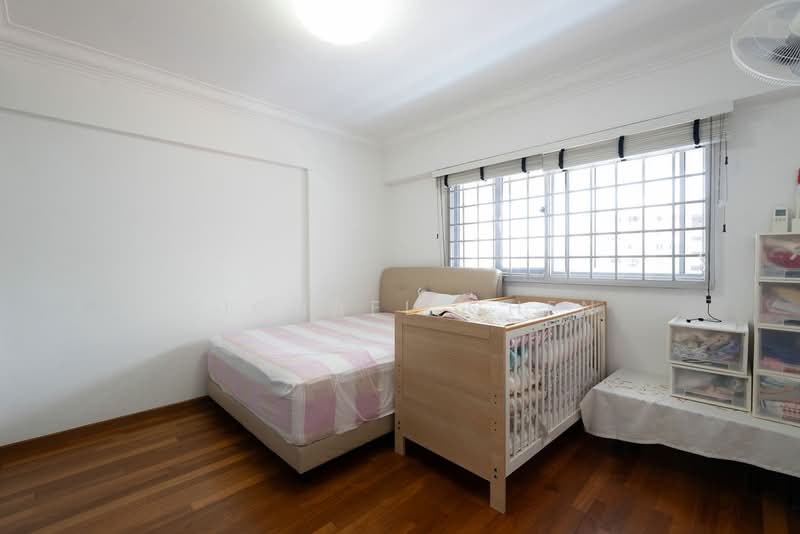 Renovated high floor EM, close to MRT, no ext and no ethnic quota!, , 4 Bedrooms, 1,561 sqft, HDB Flat For Sale, by Michael Chen, 500103702 - Bedroom - PropertyGuru.com.sg
