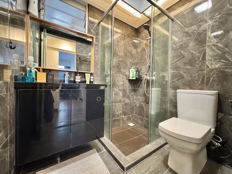 213A Punggol Walk, 213A Punggol Walk, 3 Bedrooms, 1,216 sqft, HDB Flat For Sale, by C K Ow Yong, 500103715 - Bathroom - PropertyGuru.com.sg